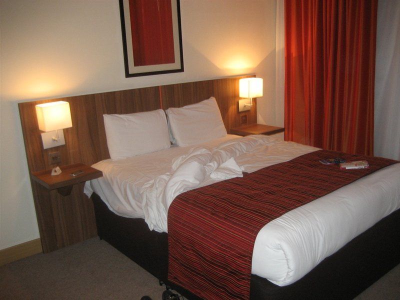 Ramada Hounslow - Heathrow East Hotell Eksteriør bilde